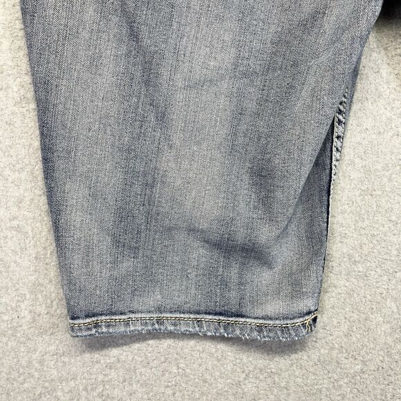 Silver Suki Flap Bermuda Shorts Women’s 24 Distressed Stone Wash Denim - Picture 13 of 16